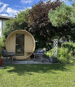 Obere Terasse mit Sauna