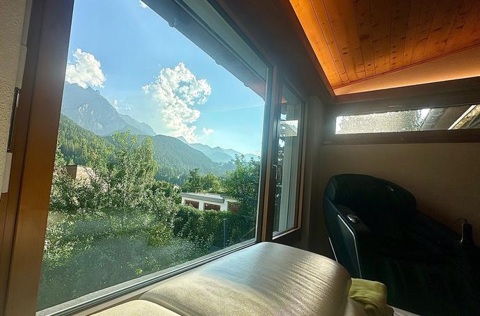 Massage mit Bergblick